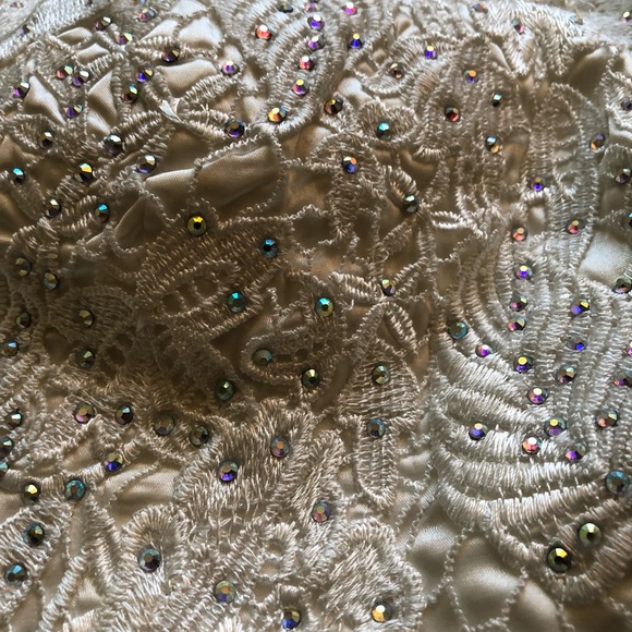 Lace Rhinestone Crop Top - Picture 2 of 3